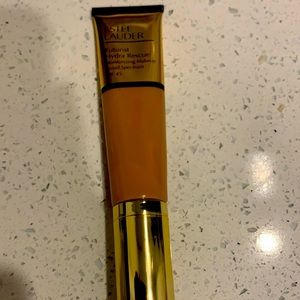 Estée Lauder foundation 5W1, gift with purchase